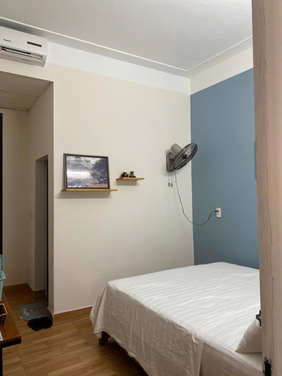 Aumori Hostel Dong Hoi Exterior photo